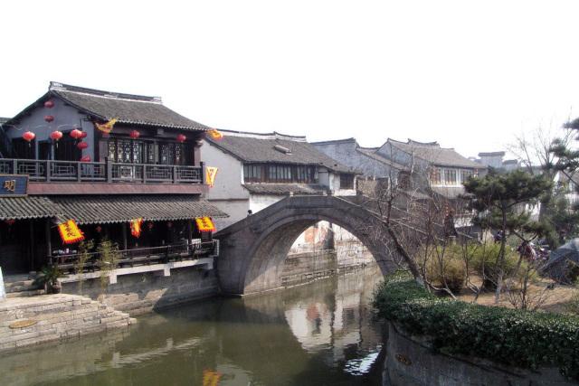 逃出上锁的现代房间6
